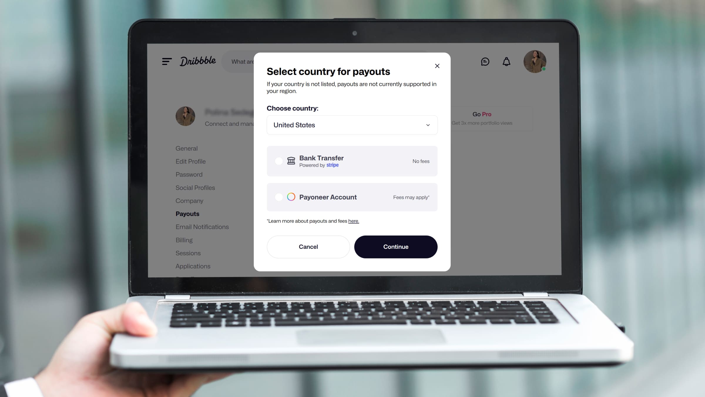 Для вывод средств с Dribbble есть две способа — бизнес-счет в Payoneer и физический счет на карту иностранного банка.