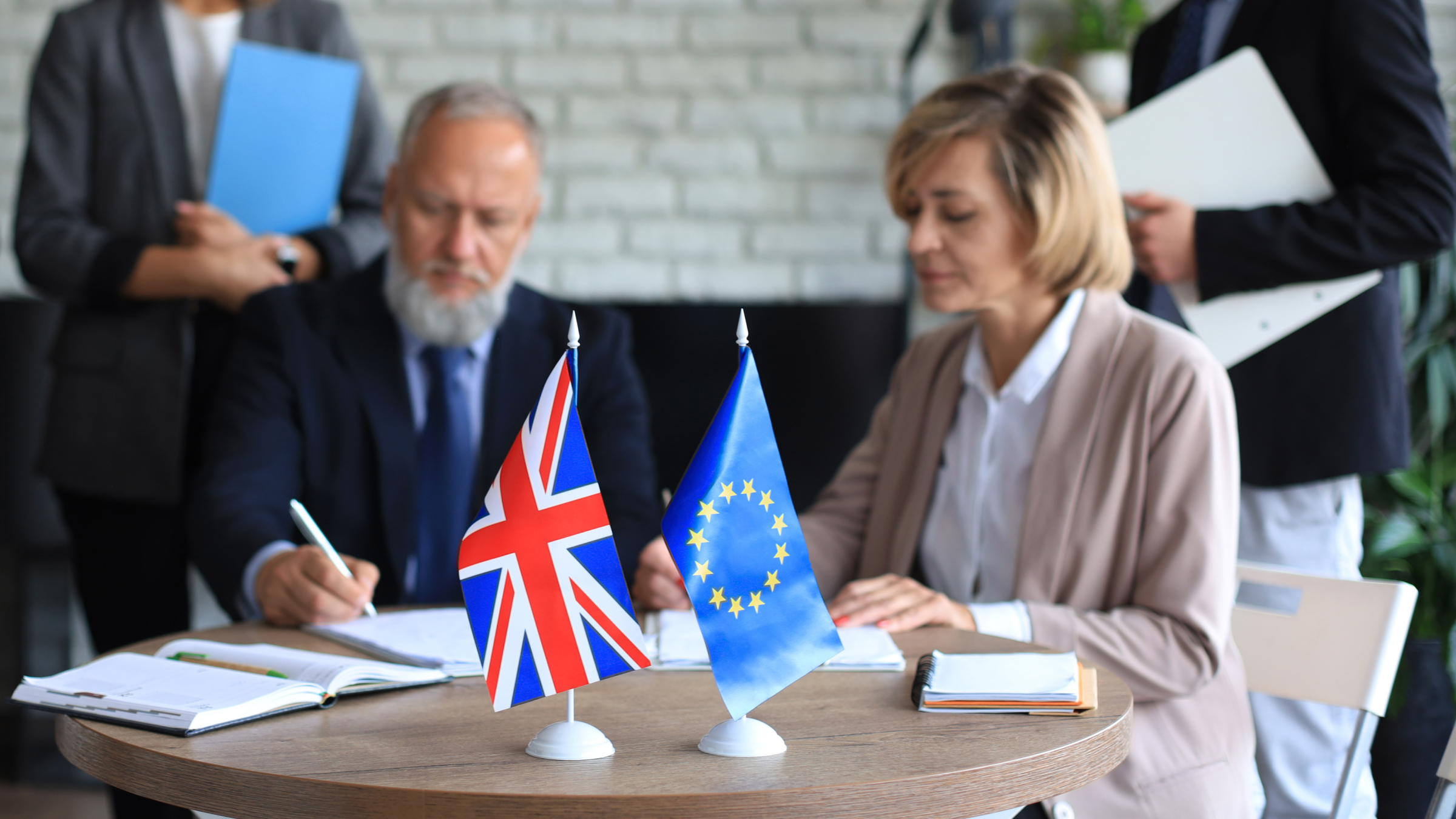 В Англии можно открыть компанию в форме LLP или LTD