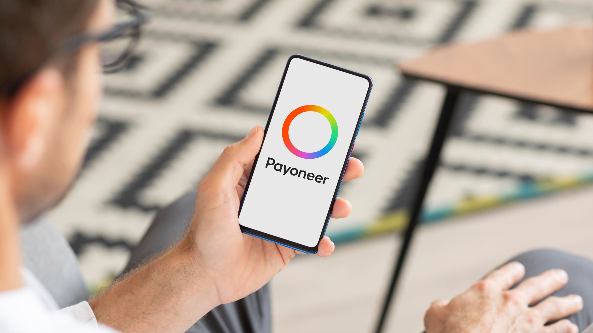 Бизнес-счет в Payoneer на компанию в ОАЭ подходит для международных операций.