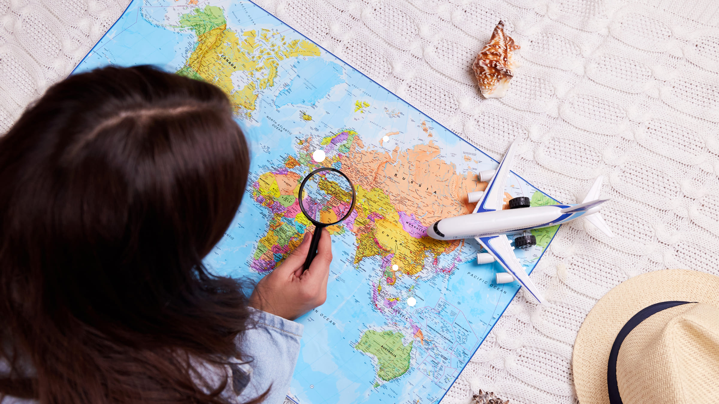 Для первой поездки за границу выбери страну с простым въездом, безопасной атмосферой и понятной культурой.