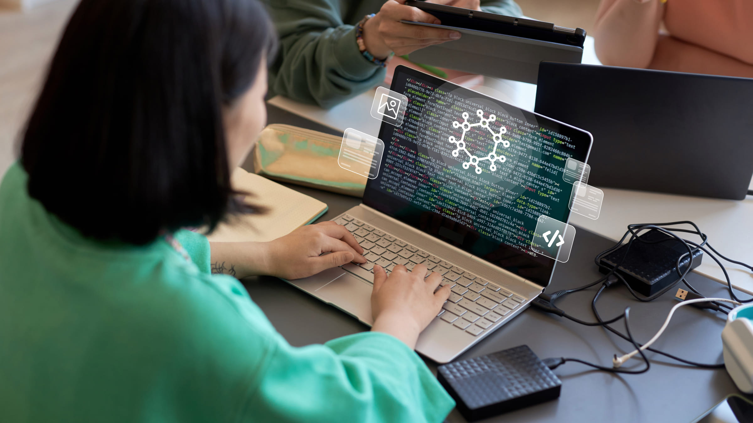 Вайбкодинг — создание приложений с помощью нейросетей без кода.