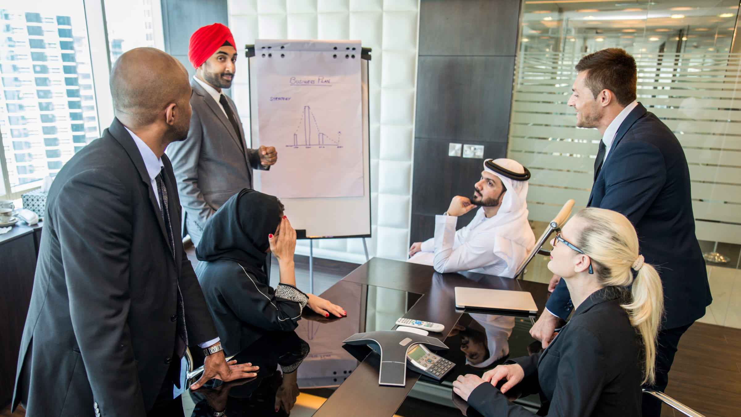 В ОАЭ компании обязаны ежегодно подавать финансовую отчетность. 