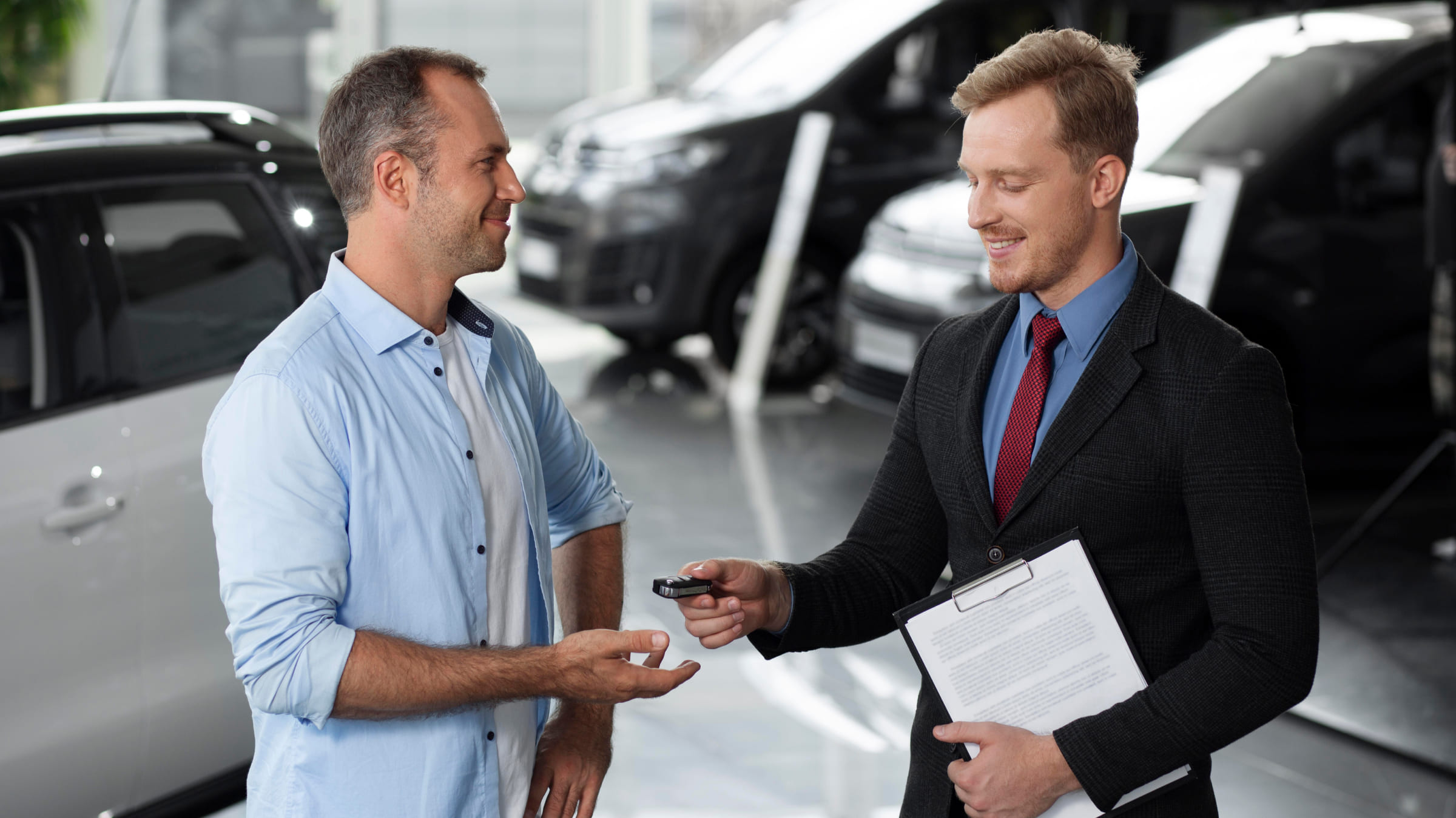 Международные сервисы аренды авто позволяют бронировать машину заранее.