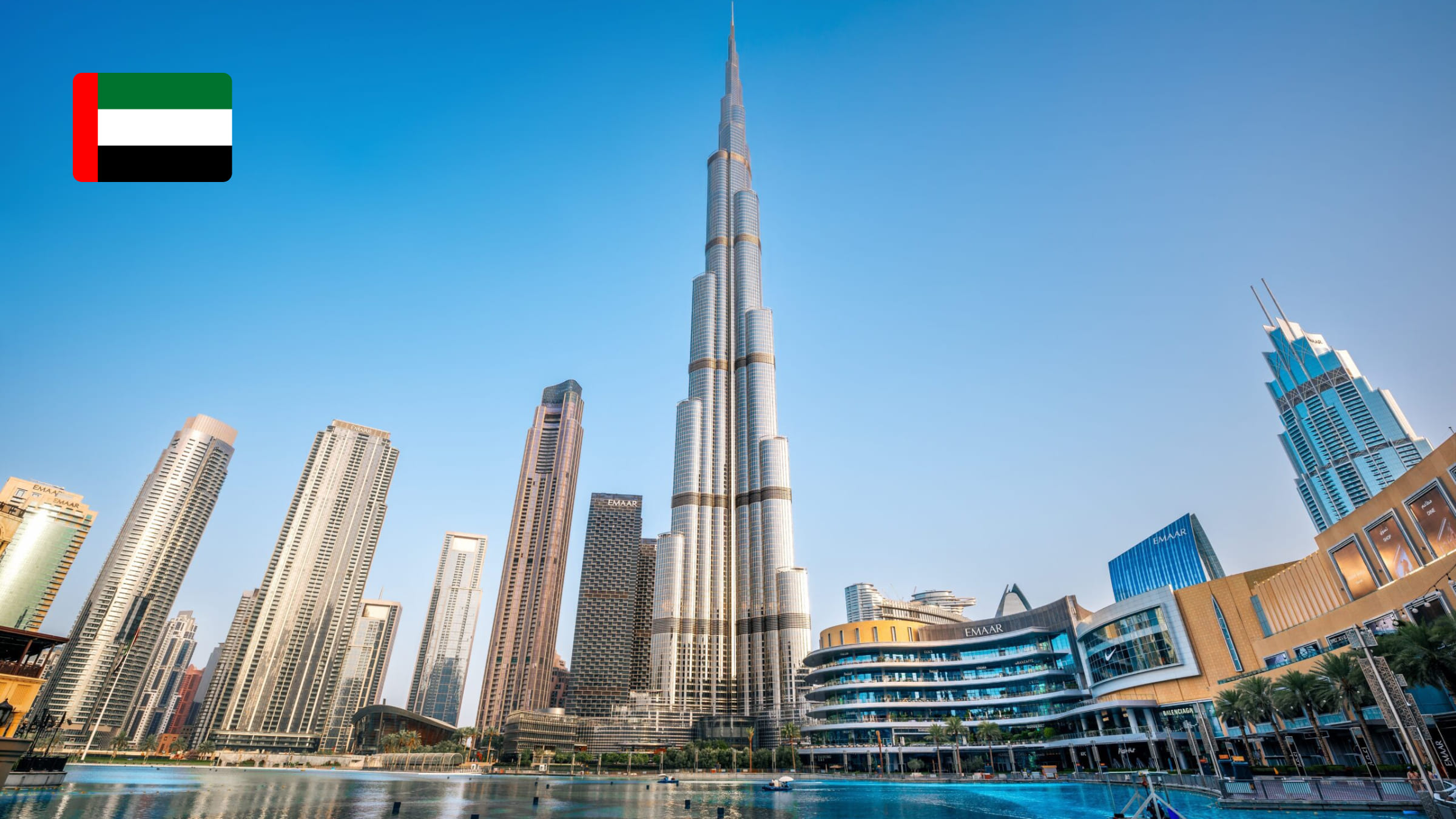 Осень в Дубае — комфортное время для отдыха, когда жара спадает и можно наслаждаться пляжами и прогулками по городу.