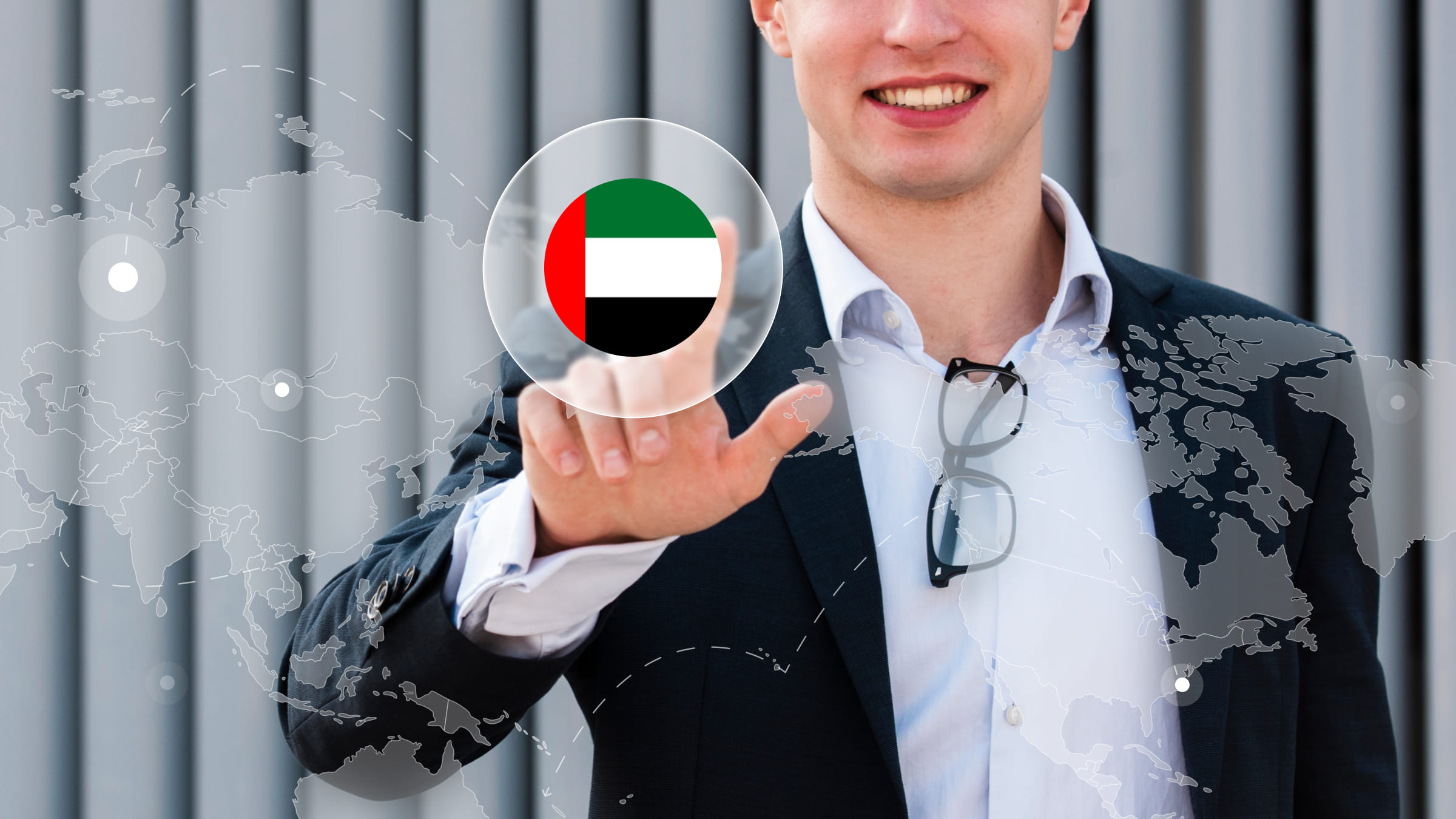 В ОАЭ юрлицо открывают через выбор зоны и получение лицензии.