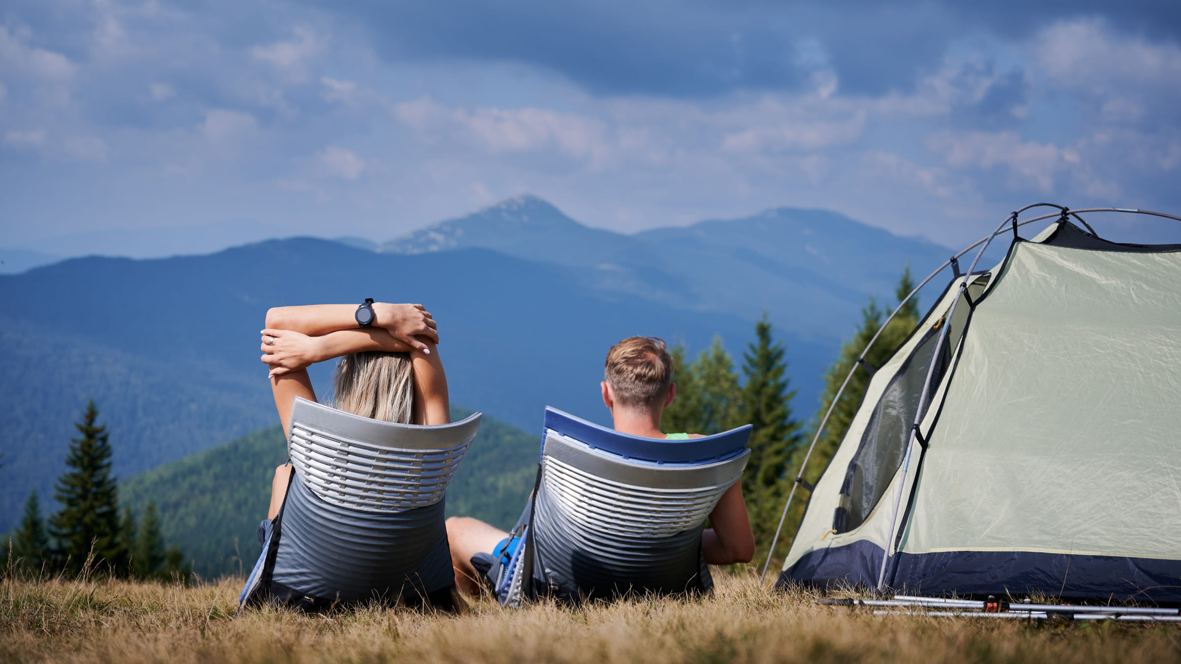 Подарки для любителей кемпинга лучше выбирать с упором на практичность.