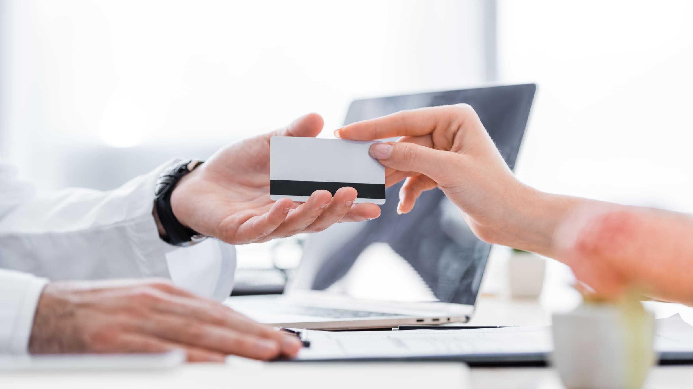 Получить международную карту просто вместе с Easy Paymnets.