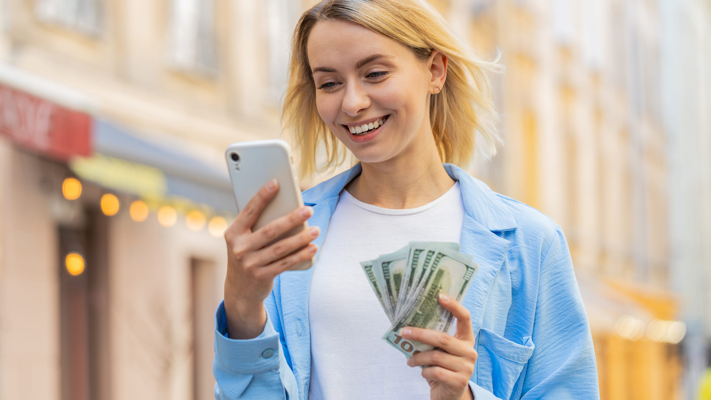 Наличные деньги не самый удобный вариант для оплаты зарубежом