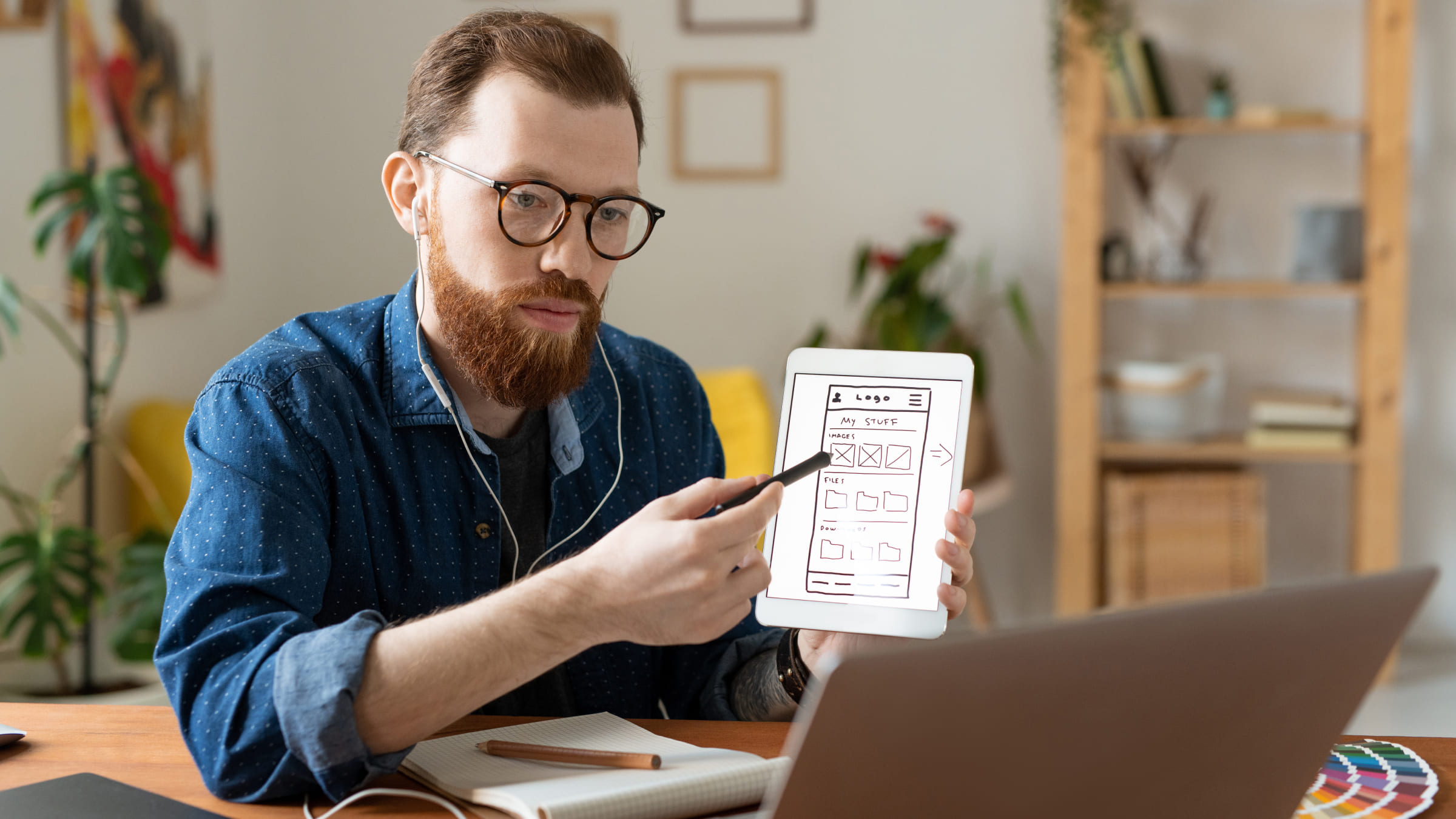 Разработчики создают приложения для корпоративных и бизнес-задач