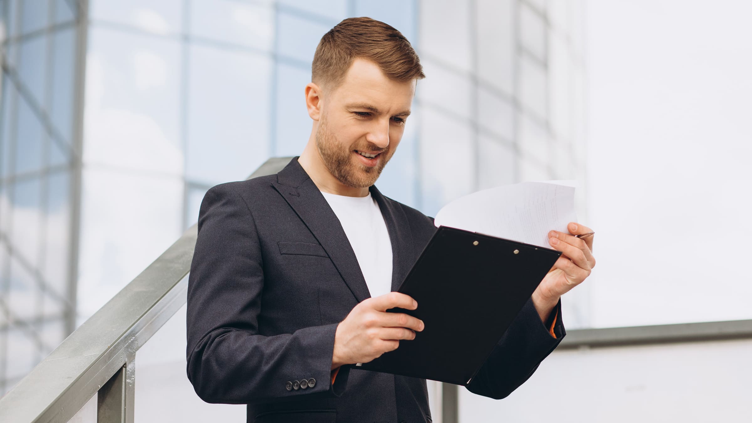 Помощь специалистов помогает открыть компанию без трудностей