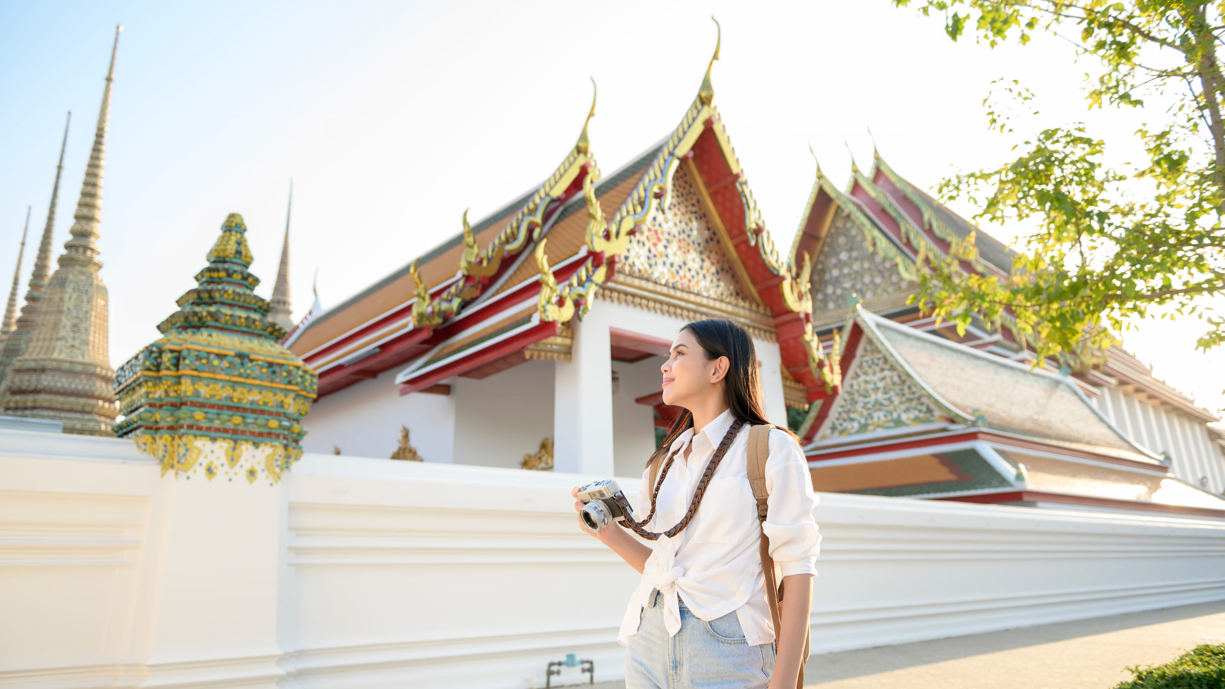 В Таиланд носят легкую одежду из-за жаркого климата.