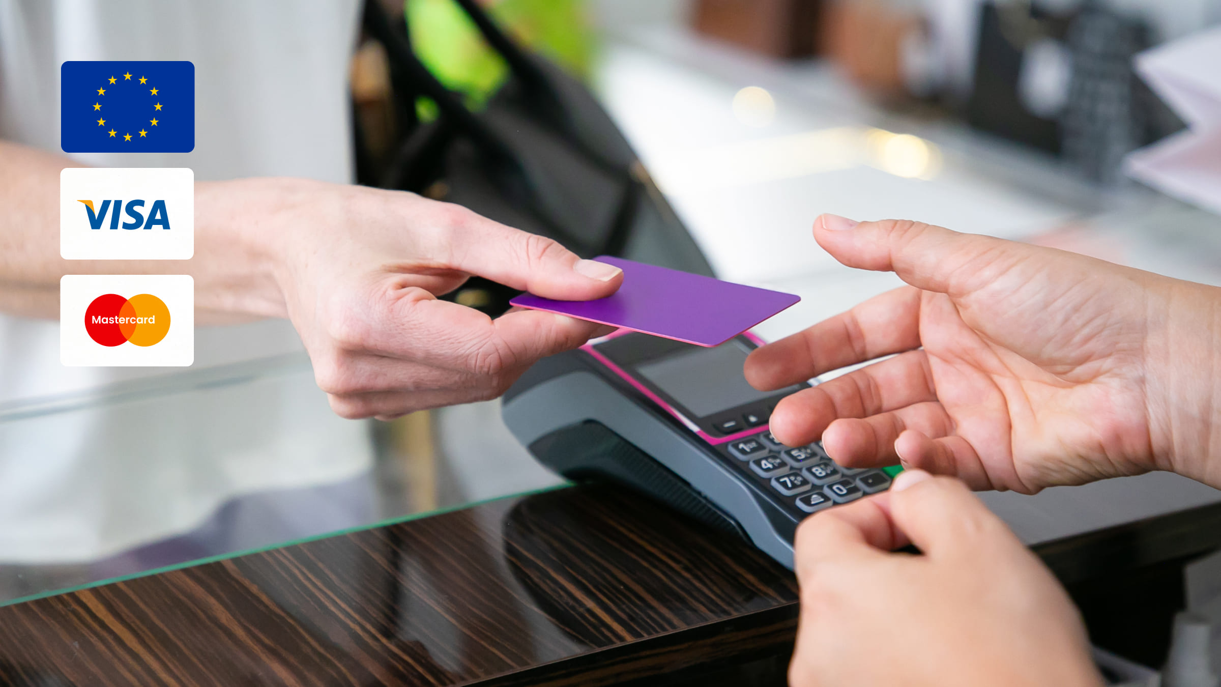 Оплачивать покупки за границей проще всего картами зарубежного банка