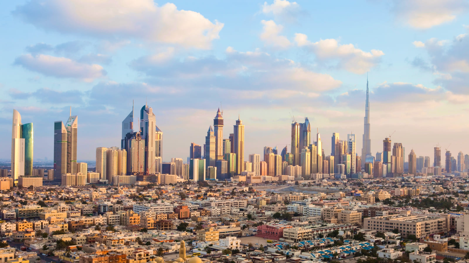 Один из способов получить визу резидента ОАЭ – купить недвижимость в Эмиратах.
